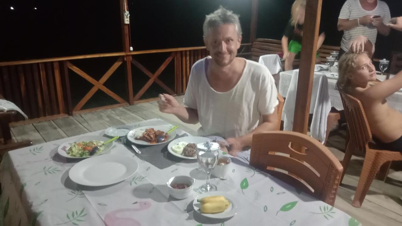 Yohana Cottage Tual Екстериор снимка