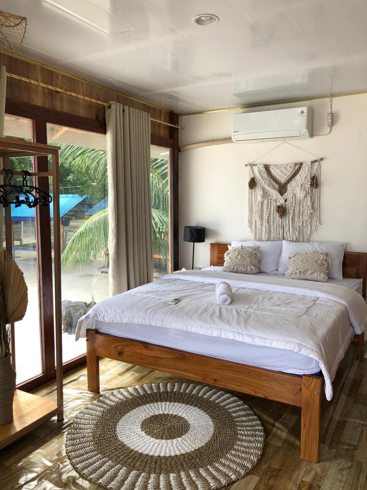 Yohana Cottage Tual Екстериор снимка