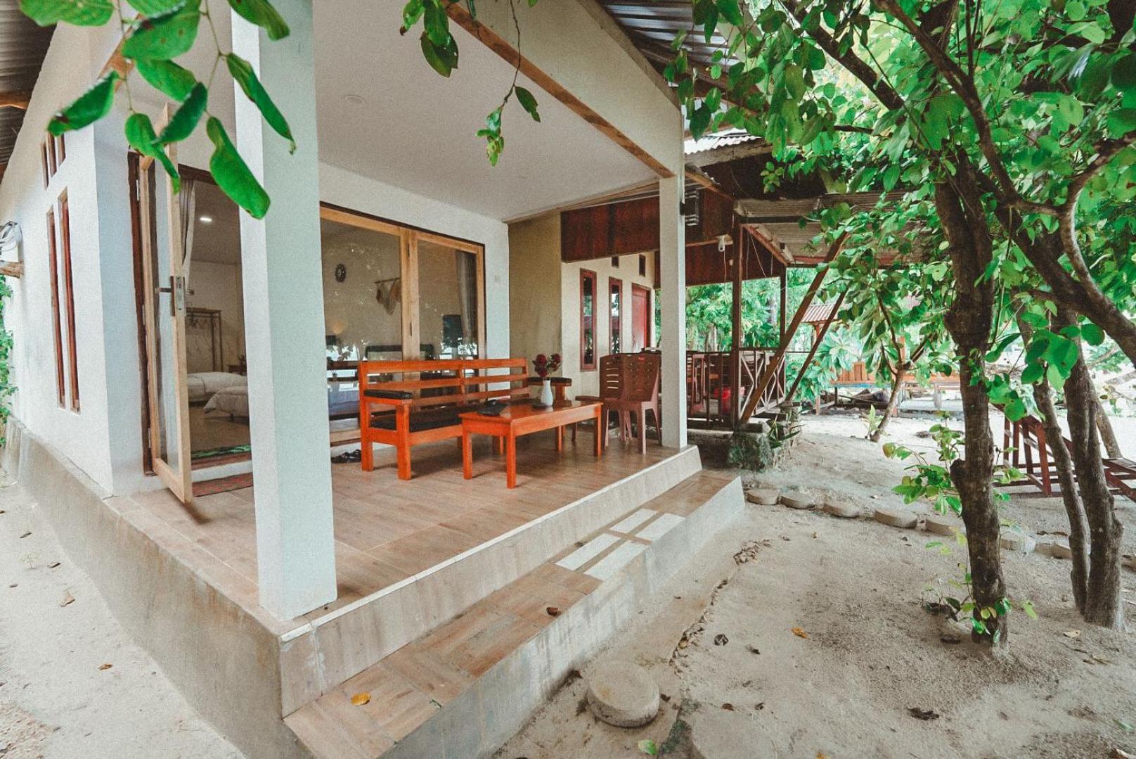 Yohana Cottage Tual Екстериор снимка