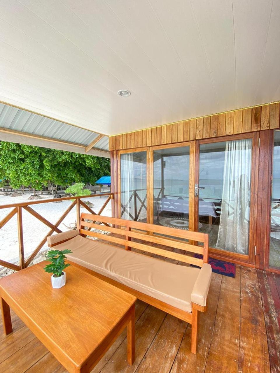 Yohana Cottage Tual Екстериор снимка