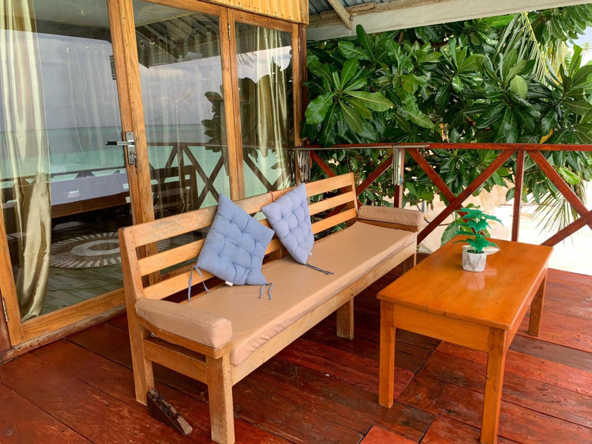 Yohana Cottage Tual Екстериор снимка